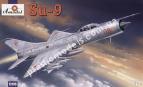 1/72 A-model 72135 Су-9 Советский истребитель - перехватчик.