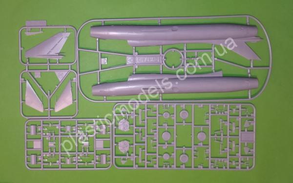 1/72 Modelsvit 72047 Su-17M3