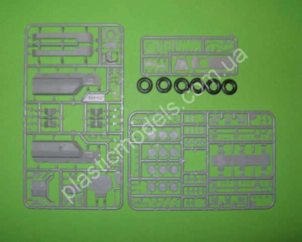 1/72 ACE 72433 Personnel carierr FV-603B Saracen