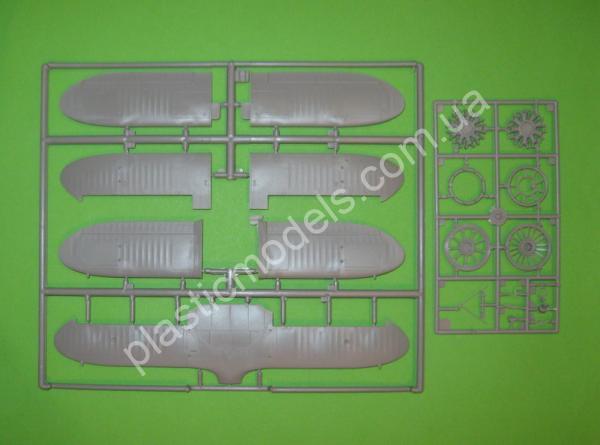 1/48 Roden 448 Beechcraft SD17S Staggerwing Floatplane