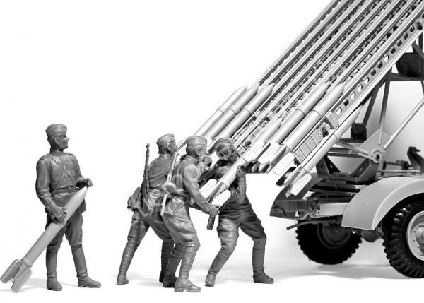 1/35 ICM 35648 WWII Soviet BM-13-16 MLRS Vehicle Crew