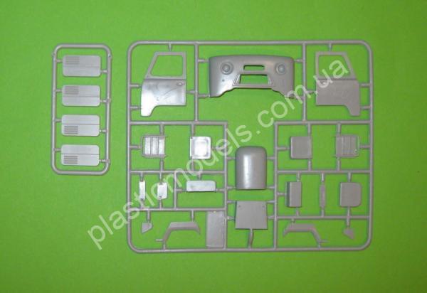 1/35 AMG 35409 UAZ-452 army cargo