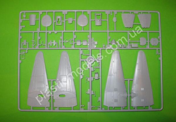 1/72 UM 103 Pe-2 Soviet Dive Bomber w/ unguided rockets