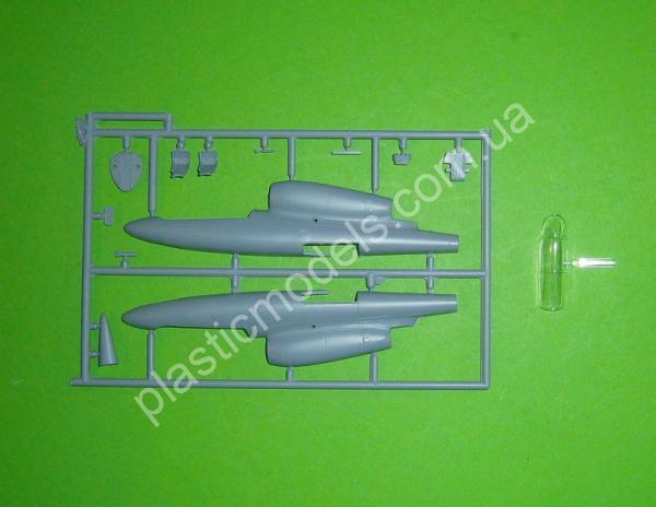1/72 AZ model 7837 Heinkel He-162D-9 'Luftwaffe '46'