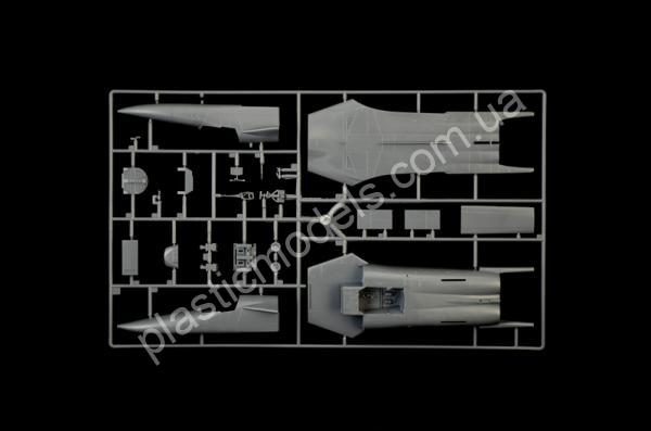 1/72 Italeri 1235 EF-111 A Raven