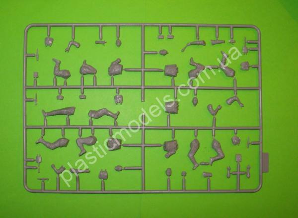 1/35 Mastr Box 35137 German Infantry on the march