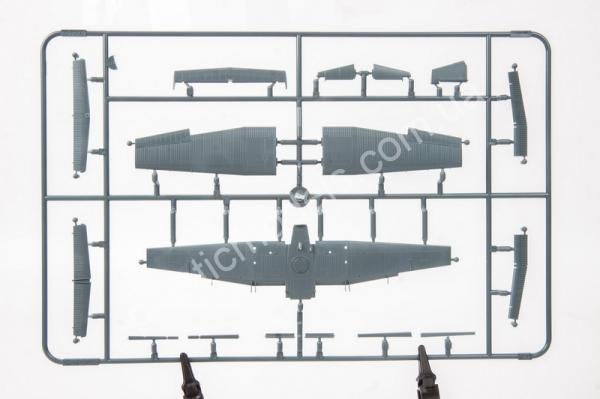 1/72 Eduard 7456 Zlin Z-37A Cmelak