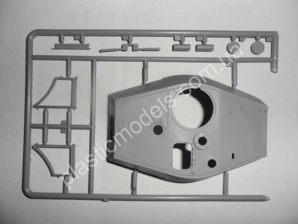 1/35 ICM 35363 Pz.Kpfw.VI Ausf.B Königstiger with Henschel Turret (late production), WWII German Heavy Tank