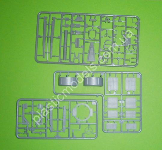 1/35 IBG 35053 3Ro Italian Truck with 100 mm 100/17 Howitzer