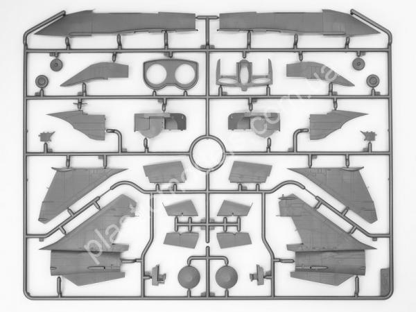 1/72 ICM 72177 MiG-25 PD Soviet Interceptor Fighter