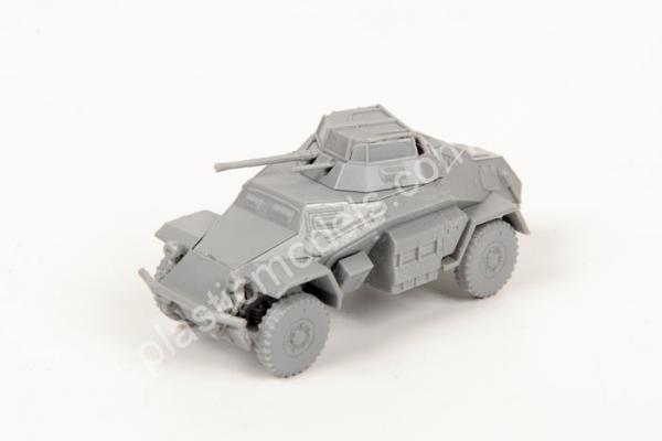 1/100 Zvezda 6157 German light Armored car Sd.Kfz 222