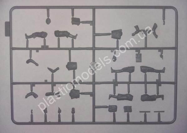 1/32 ICM 32102 VVS RKKA Pilots (1939-1942р.) (3 figures)