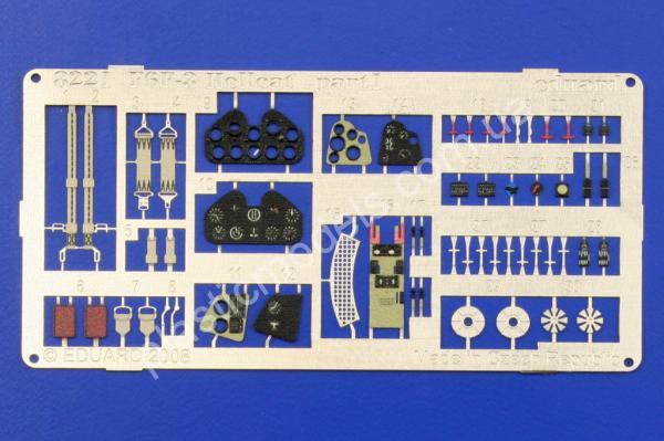 1/48 Eduard 8221 F6F-3 Hellcat