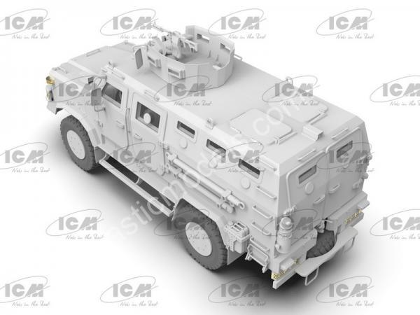 1/35 ICM 35015 'Kozak-001' Ukrainian National Guard