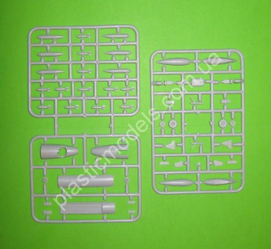1/144 A-model 1426 E.E. Canberra B. Mk-2