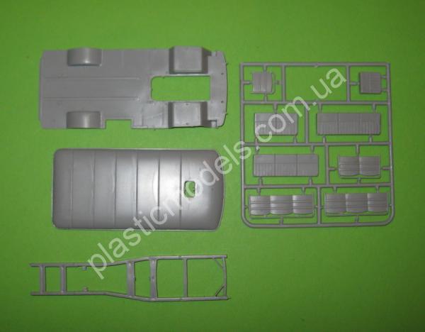 1/35 AMG 35405 Soviet UAZ-452 'Bukhanka'