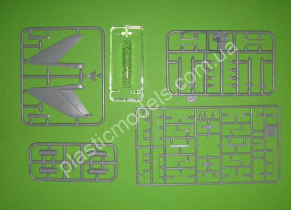 1/72 Modelsvit 72005 Советский учебно-тренеровочный самолет Сухой Су-7У