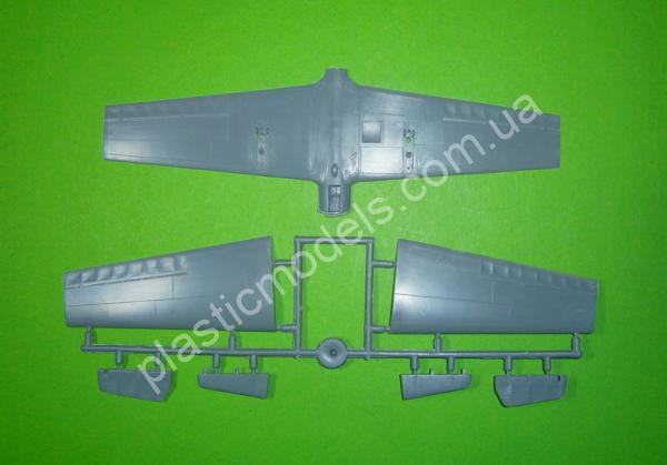 1/48 A-model 4812 Yak-52 Drone killer