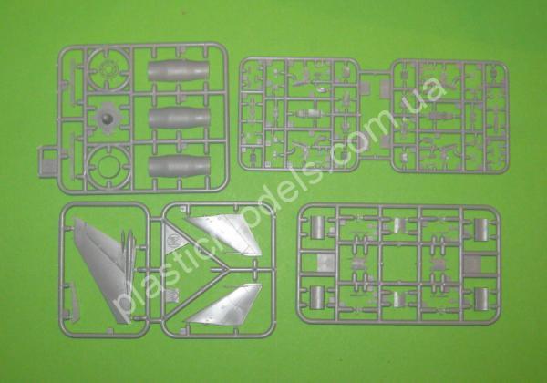 1/72 Modelsvit 72050 Su-17UM3 advanced two-seat trainer