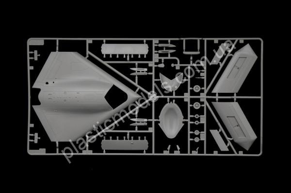 1/72 Italeri 1421 X-47B Northrop Grumman