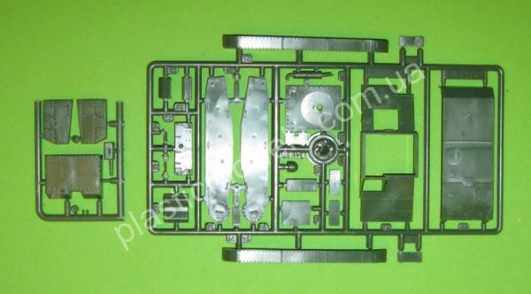 1/72 UMmt 689 Самохідна артилерійська установка АТ-1 з гумовими гусеницями