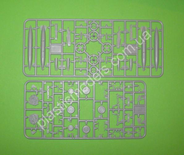 1/72 Modelsvit 72050 Su-17UM3 advanced two-seat trainer