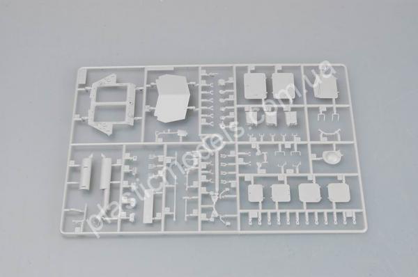1/35 Trumpeter 0372  LAV-AT Antitank