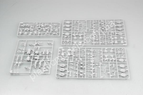 1/35 Trumpeter 0375 Light Armored Vehicle “Stryker”