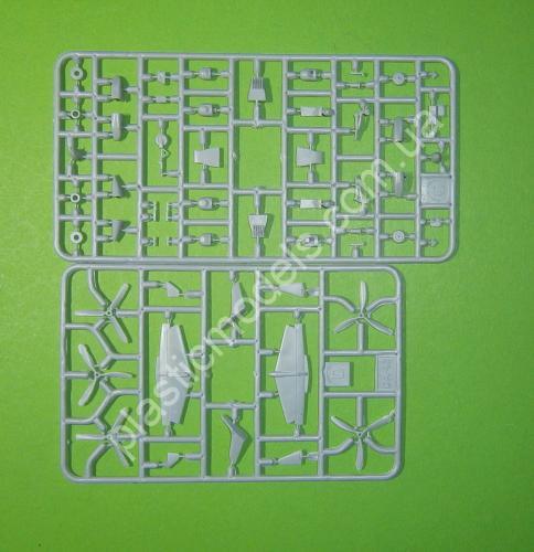 1/72 A-model 72374 Diamond Da-42 Twin Star