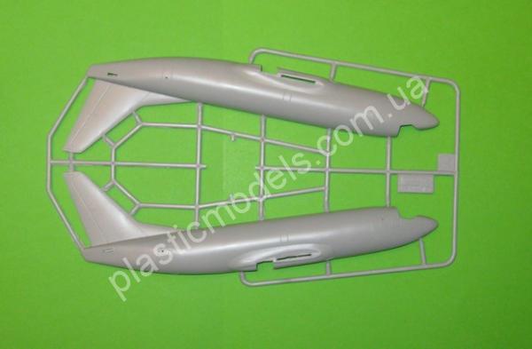 1/144 Восточный Экспресс 14421 Medium Range Airliner B 735