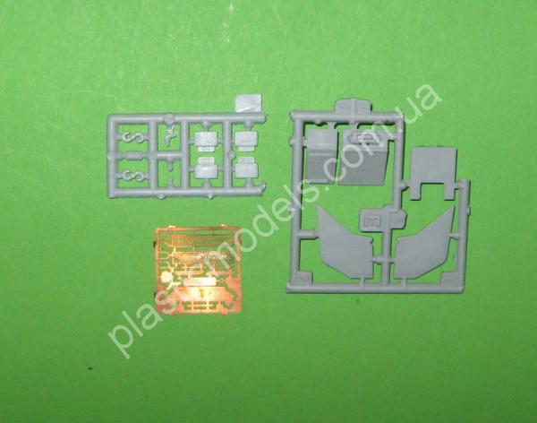 1/72 UM 285 Self-propelled gun 