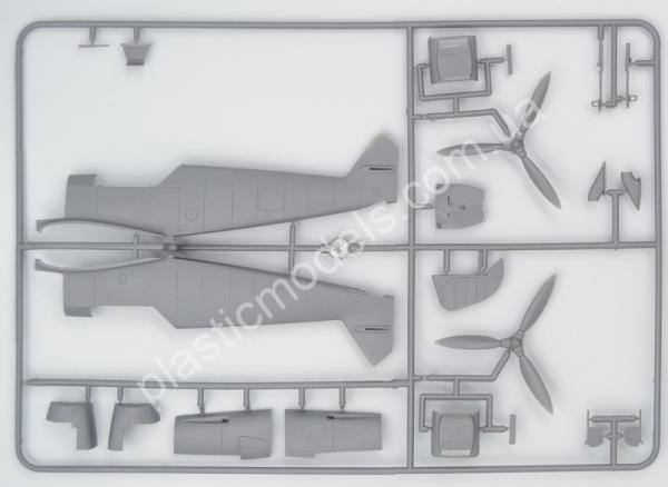 1/48 ICM 48805 Messerschmitt Bf 109F-4 with German Ground Personnel