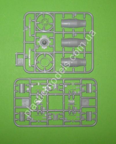 1/72 Modelsvit 72051 Su-22UM3K advanced two-seat trainer (Export vers.)