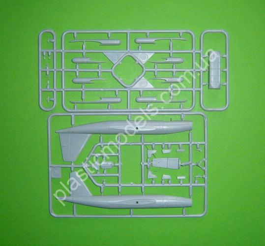 1/144 SOVA-M 14020 WB-57F 