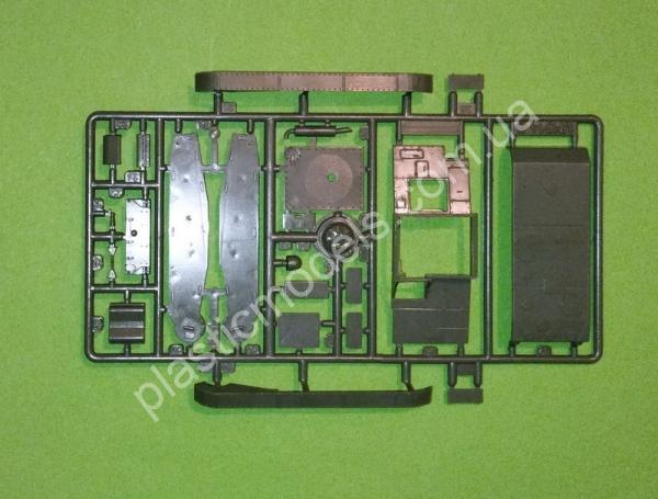 1/72 UMmt 219 Soviet flame-throwing tank OT-130