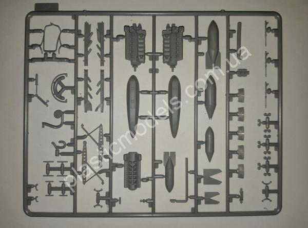 1/48 ICM 48240 Junkers Ju 88 D-1 German Reconnaissance Plane