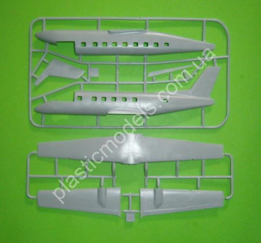 1/72 A-model 72395 Embraer EMB-110P-1