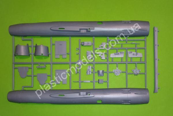1/48 Kovozavody Prostejov 4820 Su-7UMK „International“