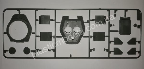 1/35 ICM 35370 German Medium Tank Pz.Kpfw. 747 T-34 (r)