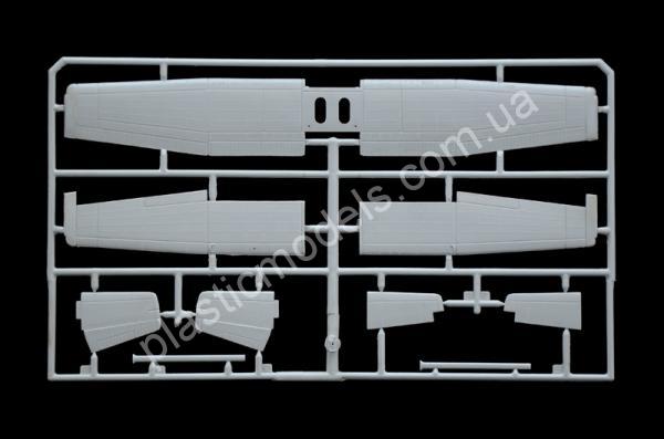 1/48 Italeri 2764 Cessna 172 Skyhawk 1987 Landing on Red Square