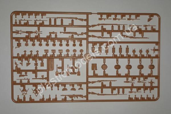1/35 ICM 35705 French Infantry on the march (1914) (4 figures)