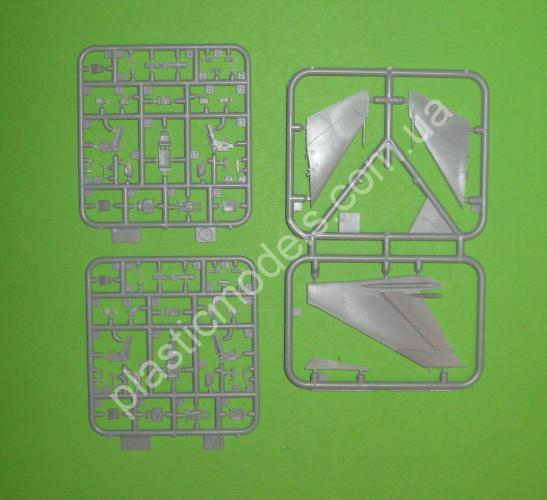 1/72 Modelsvit 72051 Su-22UM3K advanced two-seat trainer (Export vers.)