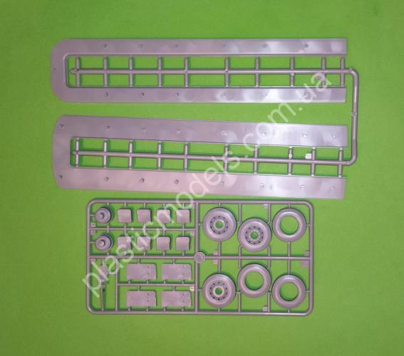 1/35 Roden 816 GMC PD3701 Silverside Bus 