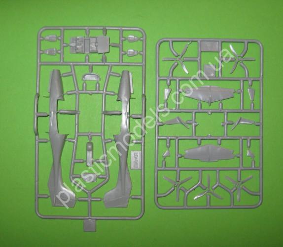 1/72 Amodel 72242 Da-42MNG