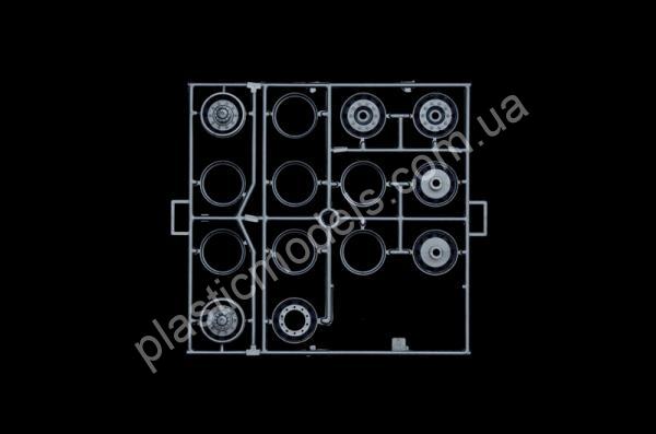 1/24 Italeri 3869 IVECO Stralis Active Space Cube