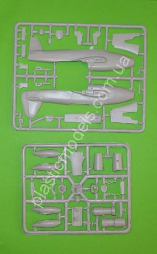 1/72 A-model 7282 Yak-17 Uti