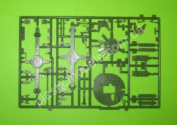 1/48 UM 516 Soviet 37-mm antiaircraft gun K-61 (early variant)