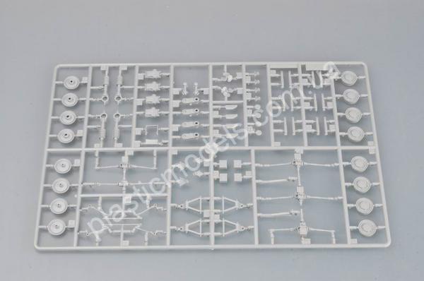 1/35 Trumpeter 0372  LAV-AT Antitank