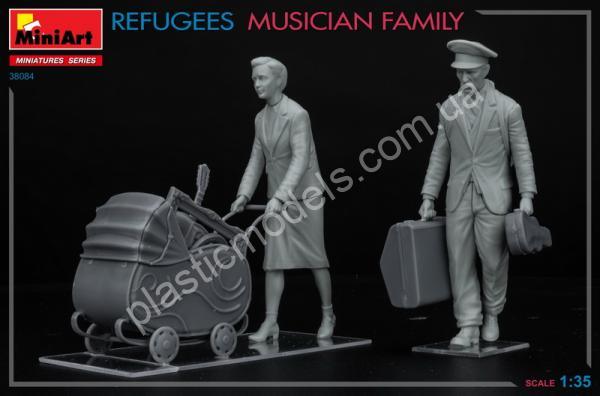 1/35 MiniArt 38084 Refugees. Musician Family