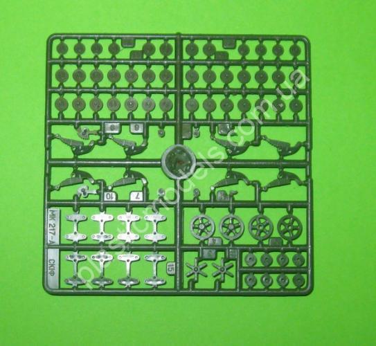 1/72 UMmt 220 Soviet flame-throwing tank OT-133